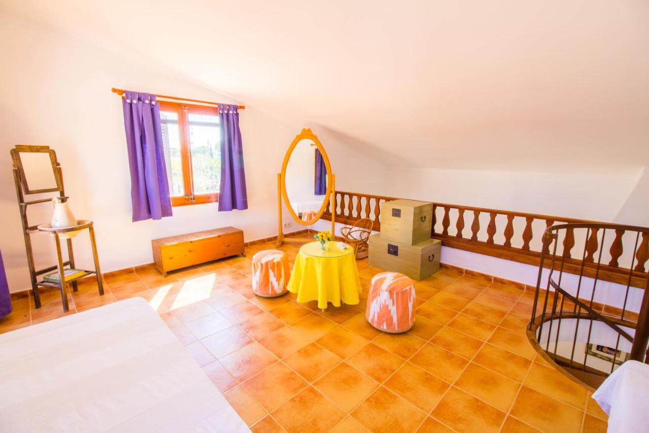 With Private Pool, Wifi And A/c Holiday home Port de Pollenca